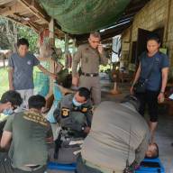 ร่วมกับมูลนิธิร่วมกตัญญูเขตพื้นที่จังหวัดชุมพร นำตัวผู้ป่วย จิตเวช ส่งโรงพยาบาลท่าแซะเพื่อรักษา